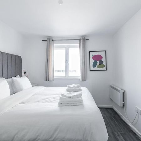Suites By Rehoboth - Abbey Wood Station - London Zone 4 Екстер'єр фото