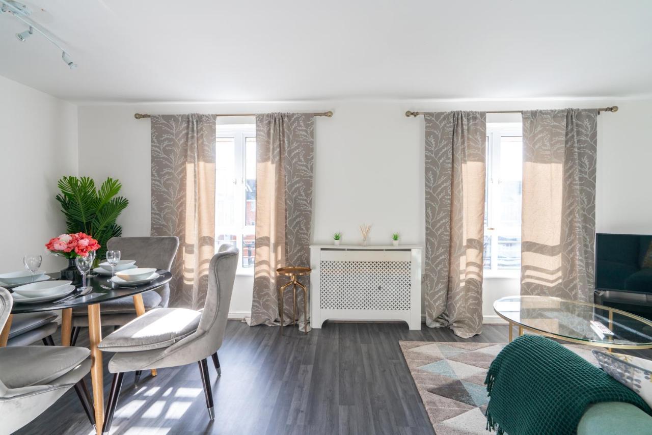Suites By Rehoboth - Abbey Wood Station - London Zone 4 Екстер'єр фото