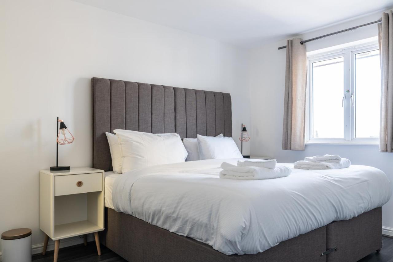 Suites By Rehoboth - Abbey Wood Station - London Zone 4 Екстер'єр фото