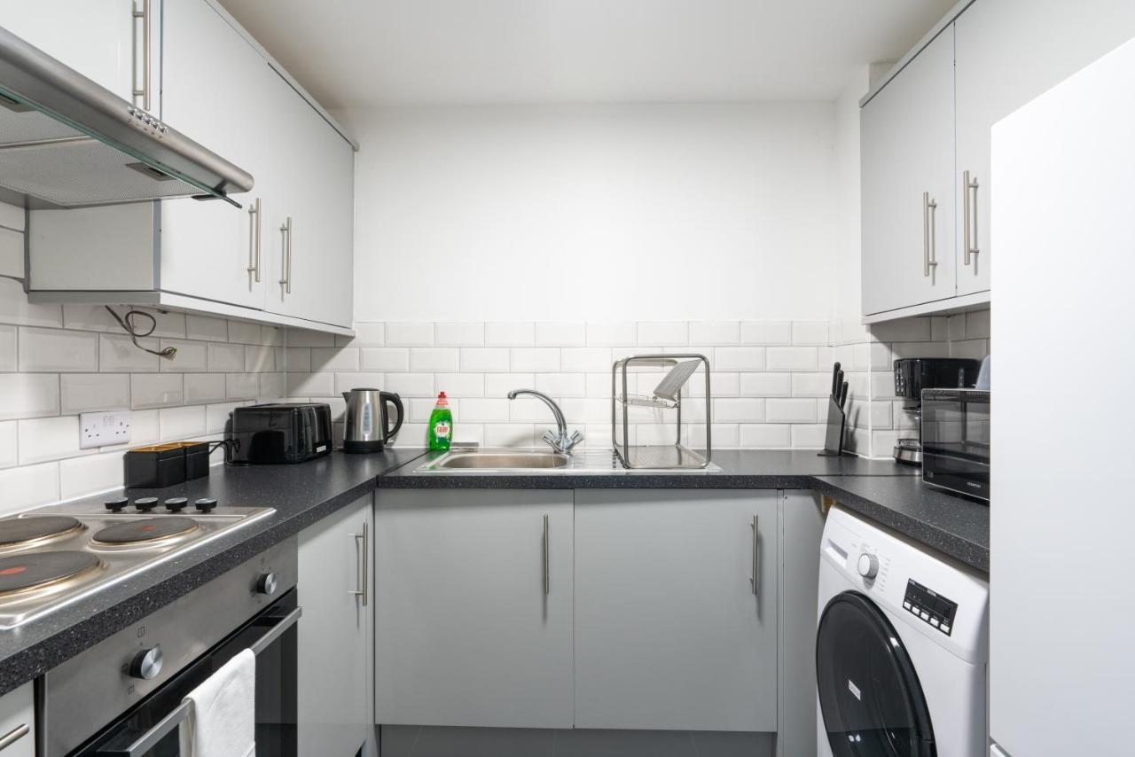 Suites By Rehoboth - Abbey Wood Station - London Zone 4 Екстер'єр фото