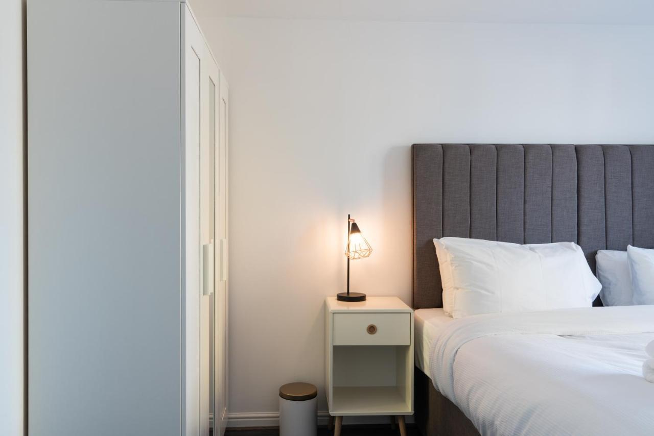 Suites By Rehoboth - Abbey Wood Station - London Zone 4 Екстер'єр фото