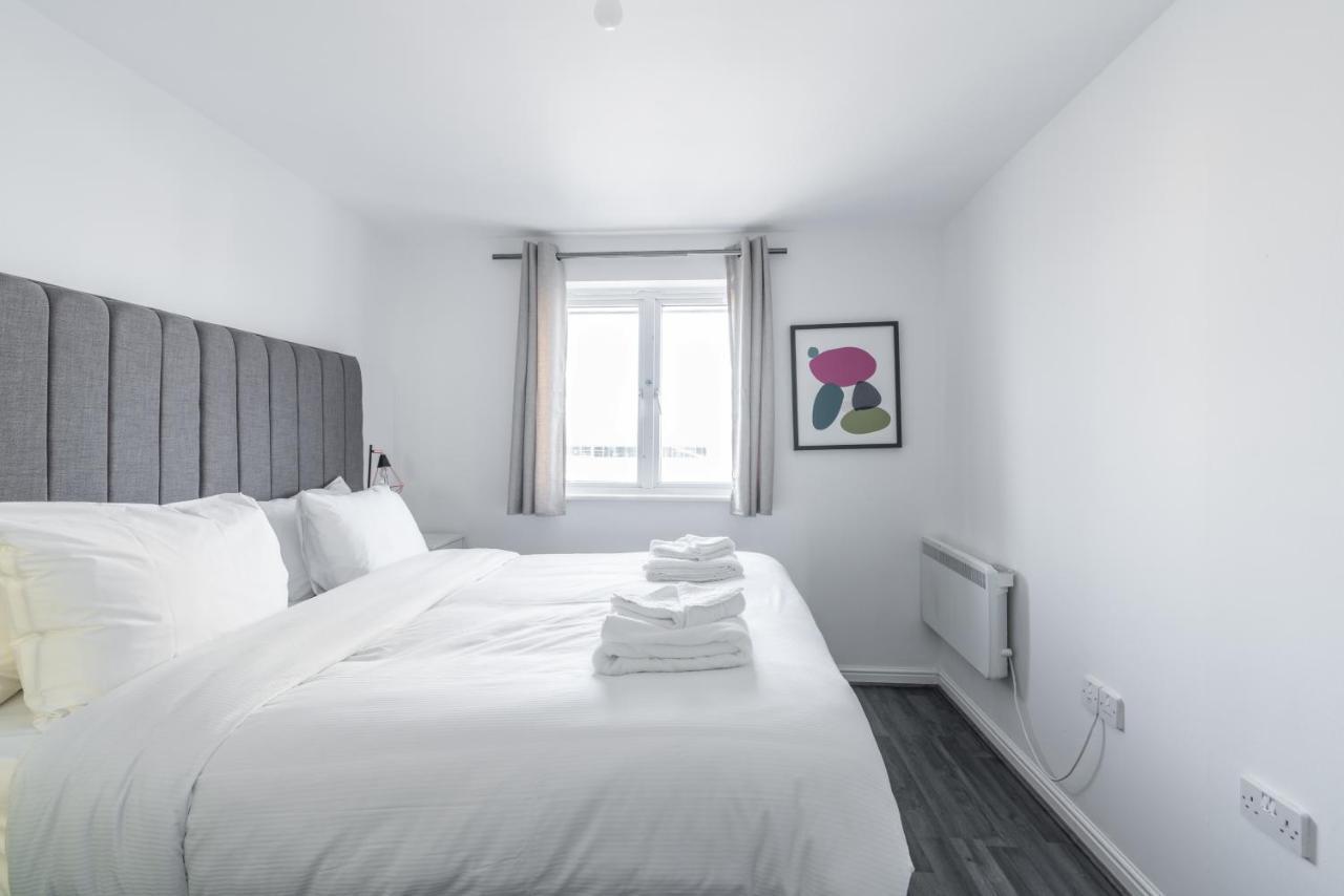 Suites By Rehoboth - Abbey Wood Station - London Zone 4 Екстер'єр фото