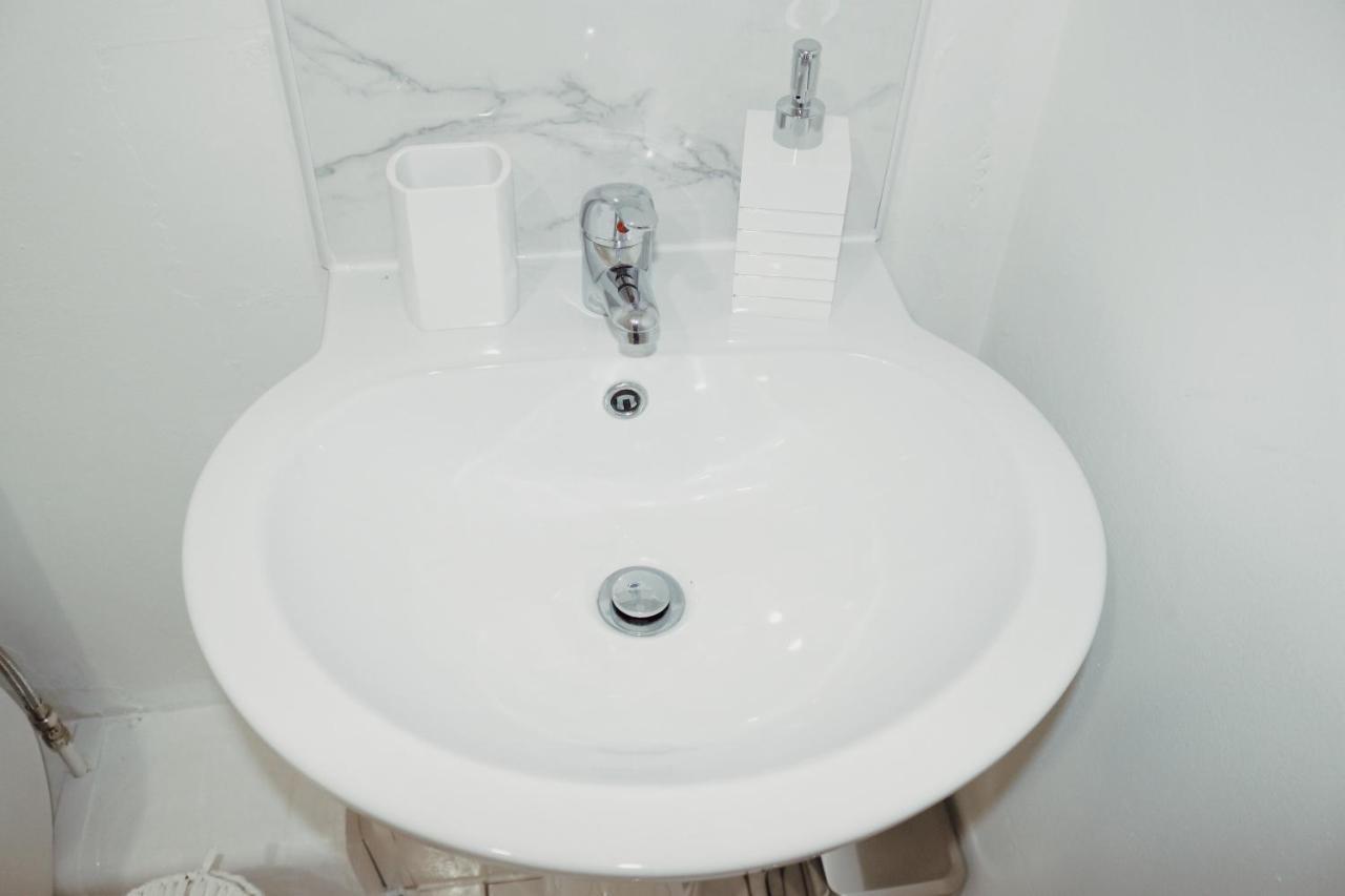 Suites By Rehoboth - Abbey Wood Station - London Zone 4 Екстер'єр фото